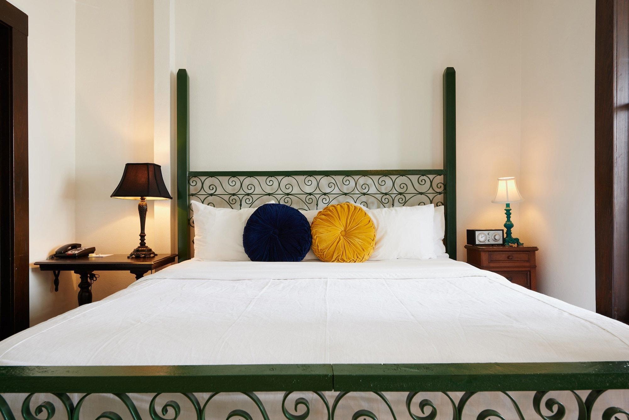 Hotel Havana Сан-Антонио Экстерьер фото