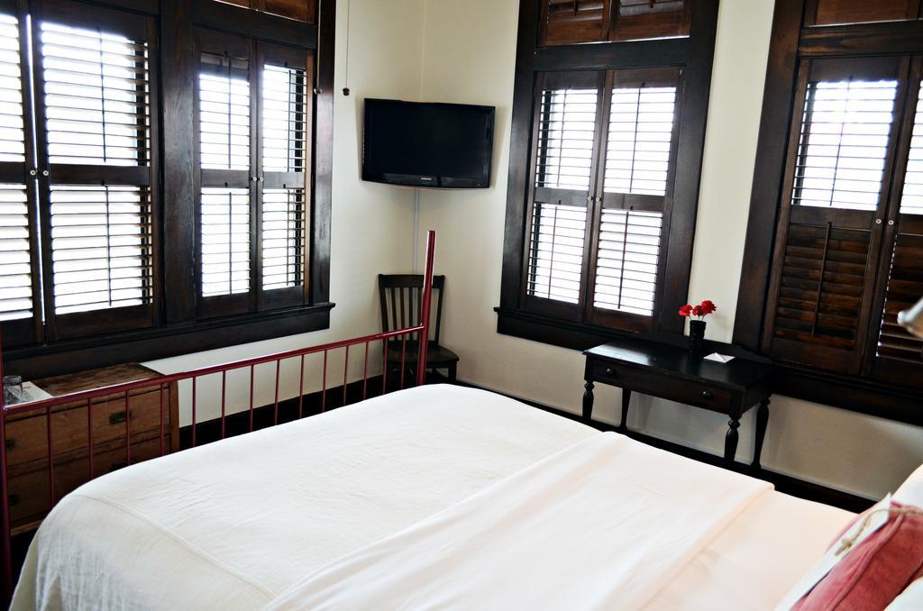Hotel Havana Сан-Антонио Экстерьер фото